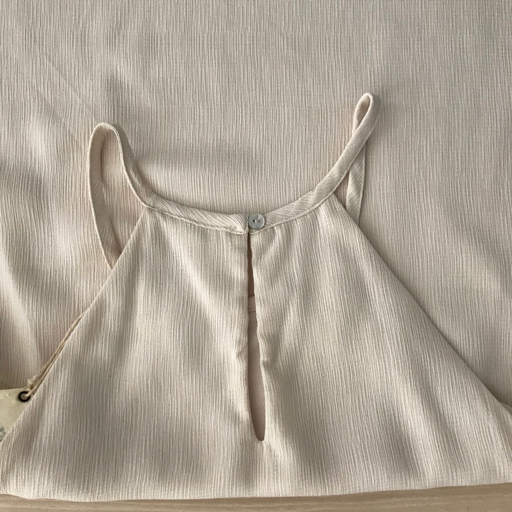 ENTRO | SCALLOPED DRESS - Picture 3 of 5